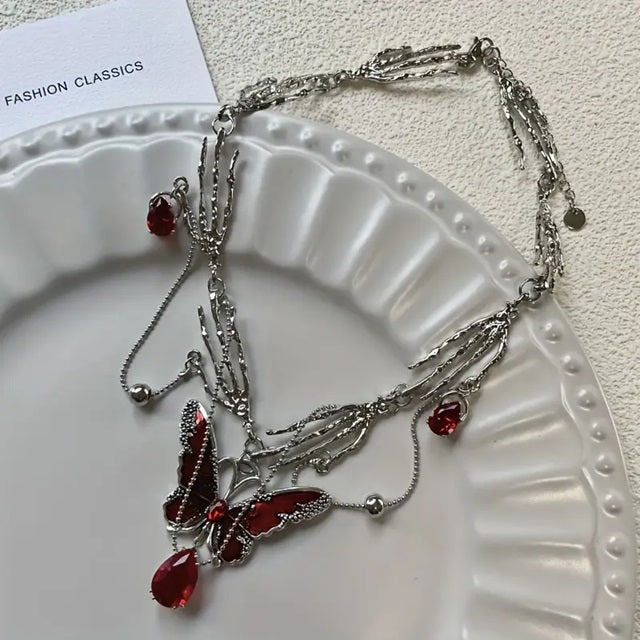 Kırmızı Taşlı Gotik Kelebek Kolye