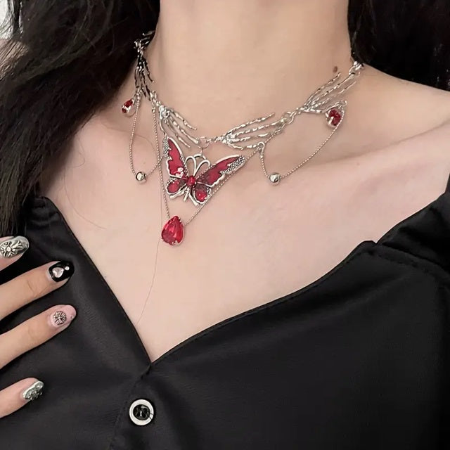 Kırmızı Taşlı Gotik Kelebek Kolye