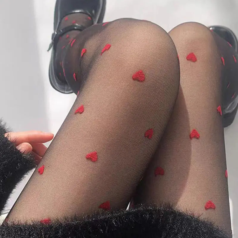 Mini Kırmızı Kalp Desenli Ithal Fileli Külotlu Çorap