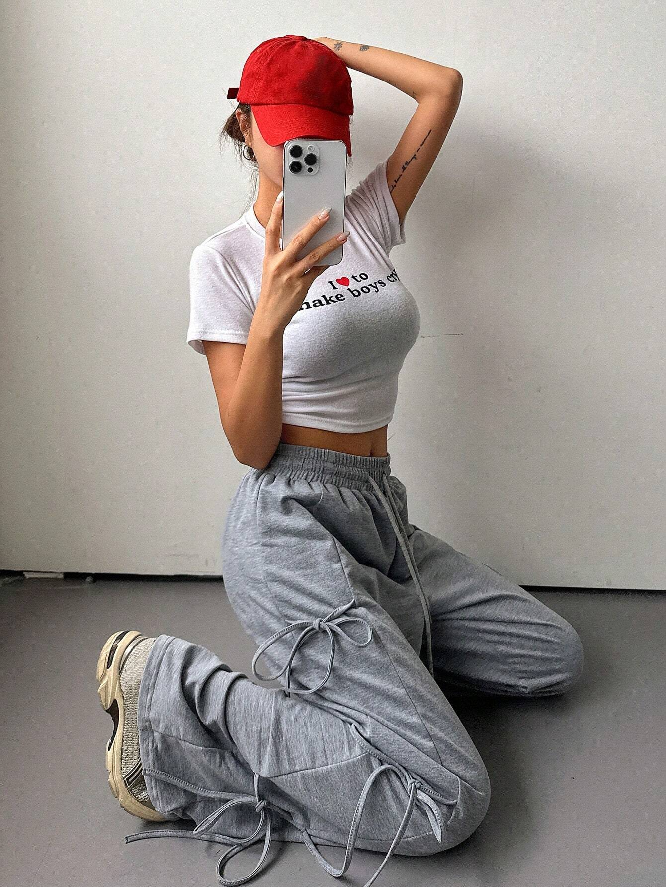 Fiyonk Detaylı Geniş Paça Eşofman Altı