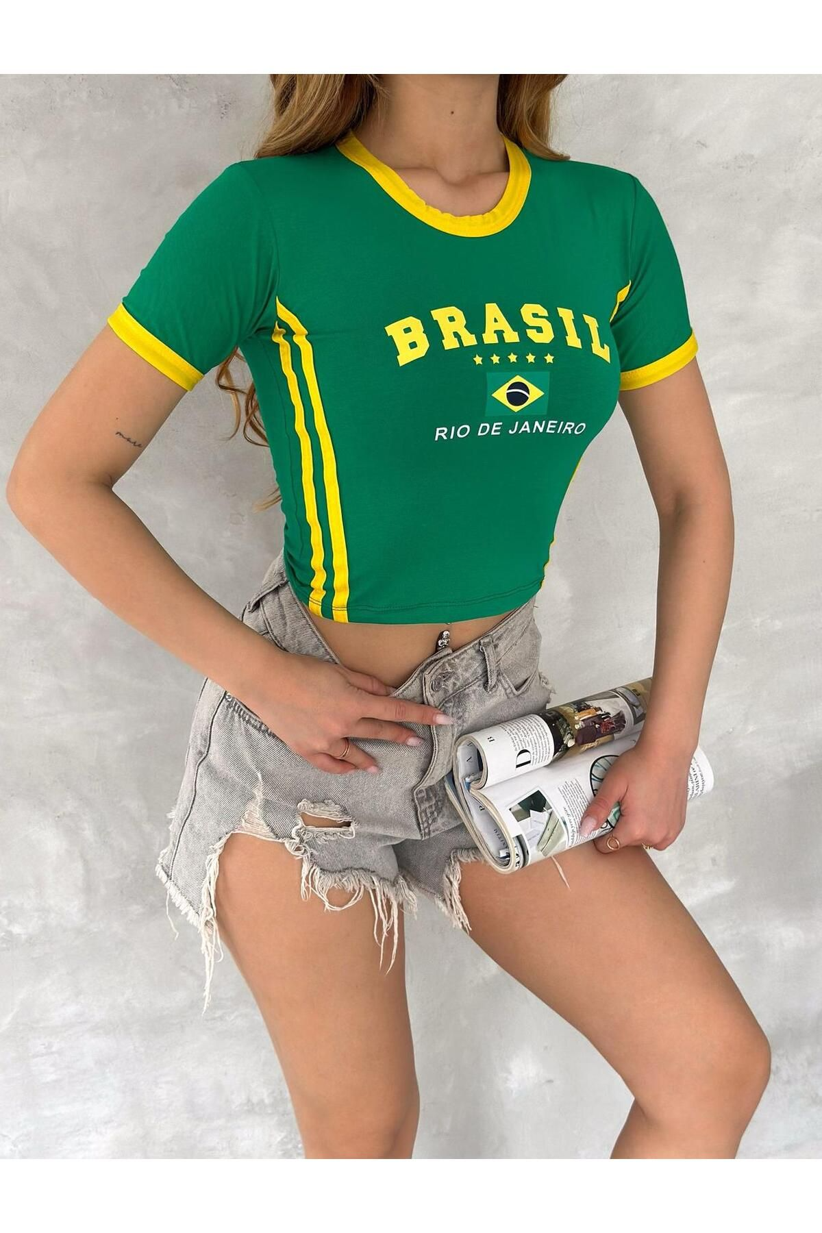 Brazil Baskılı Biyeli Crop Bluz
