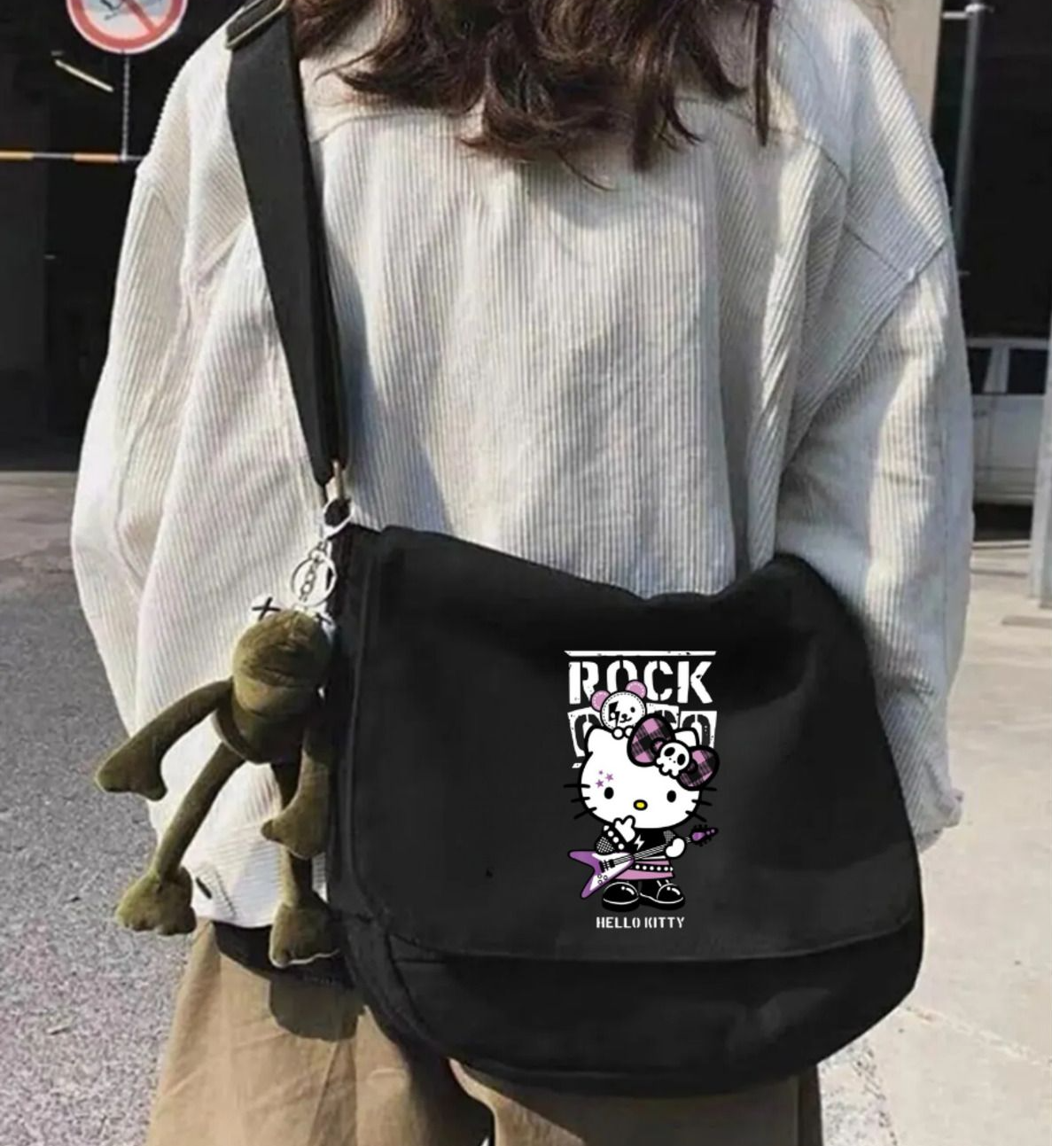 Rock Kitty Siyah Postacı Çantası