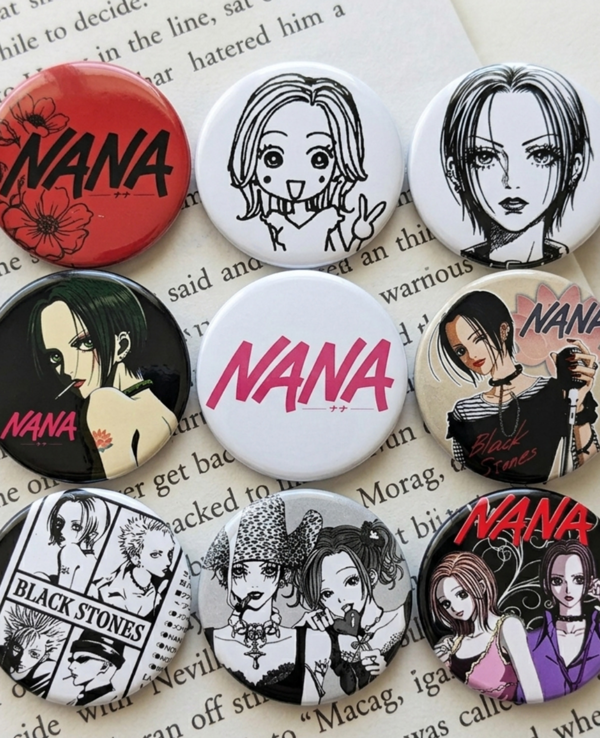 Anime Nana Tasarım 9'lu Rozet 70 mm PVC Kaplı Çanta Ceket Yaka Aksesuarı
