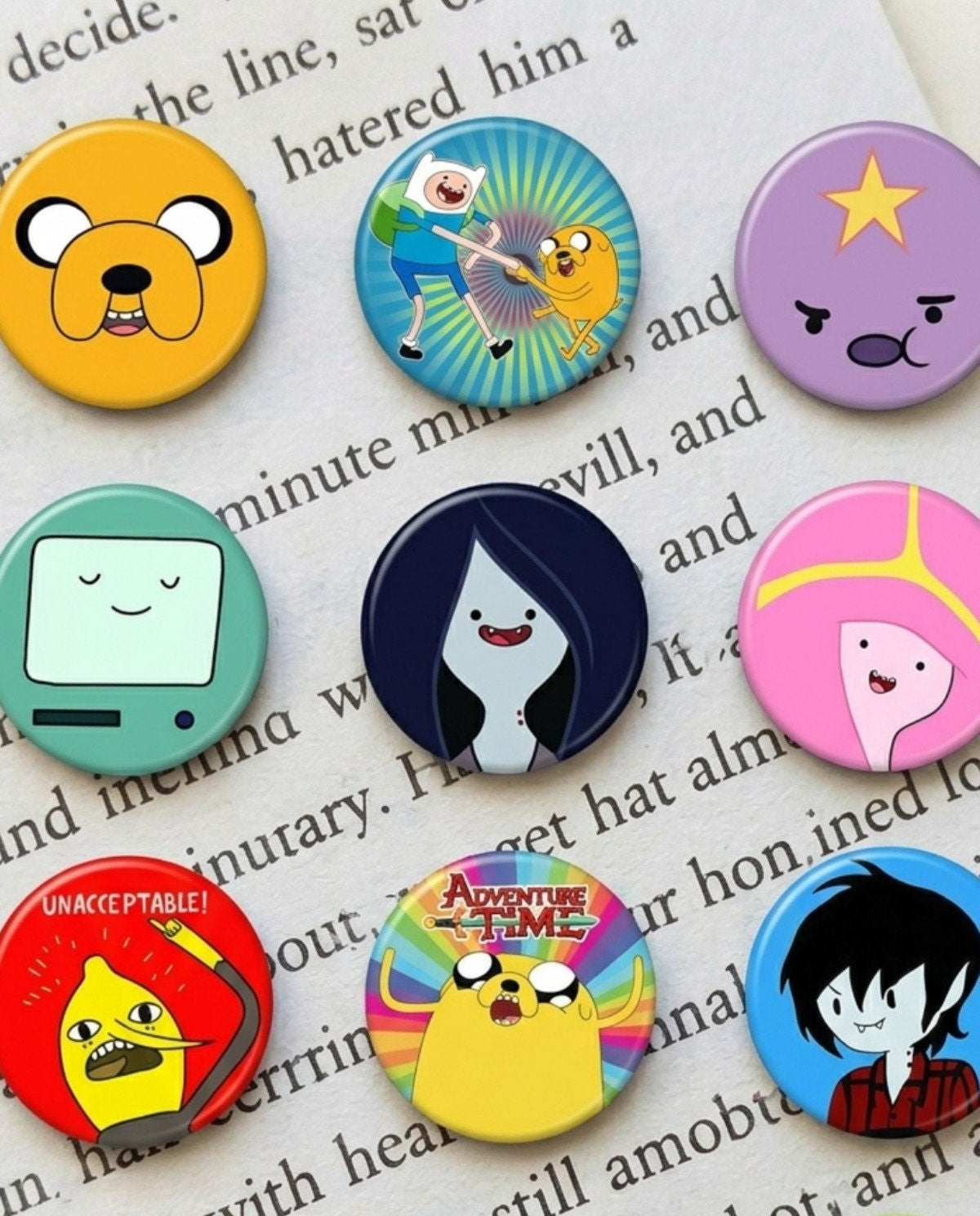 Adventure Time Tasarım 9'lu Rozet 70 mm PVC Kaplı Çanta Ceket Yaka Aksesuarı