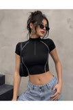 Biyeli Çizgi Detaylı Slim Fit Yarım Fermuarlı Bluz Croptop - Siyah