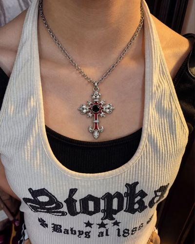 Gothic Royalty & Zambak Motifli Gotik Haç Kolye