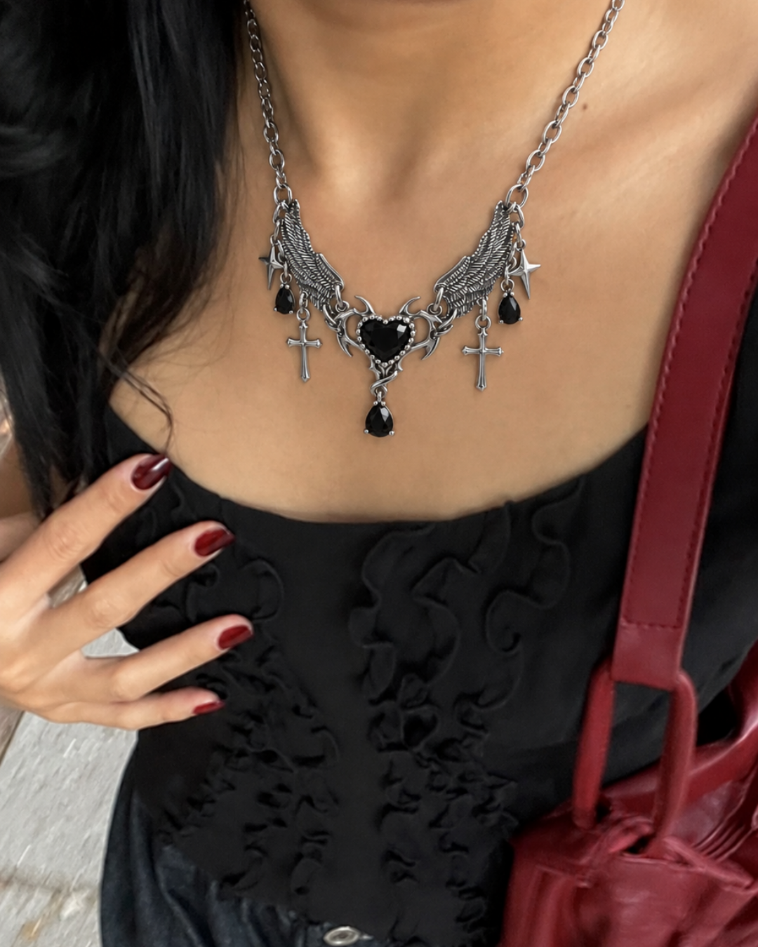 Vampire Princess Siyah Taşlı Kanatlı Kolye