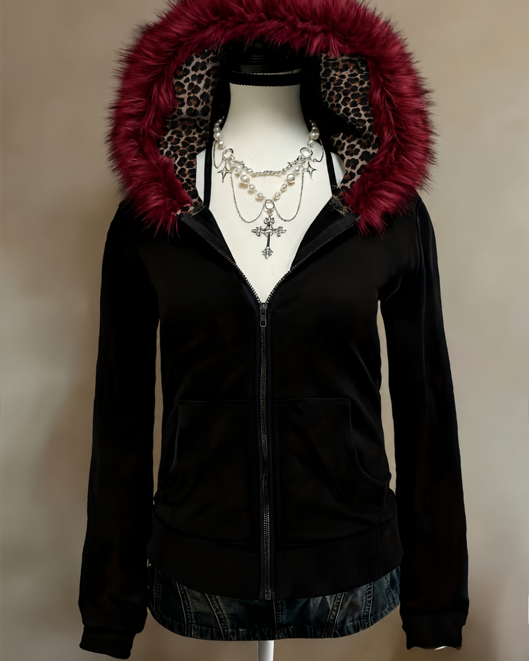Grunge Stil İçi Leopar Detaylı, Kapüşonu Kürklü Siyah Slim Fit Zip-Up Hırka