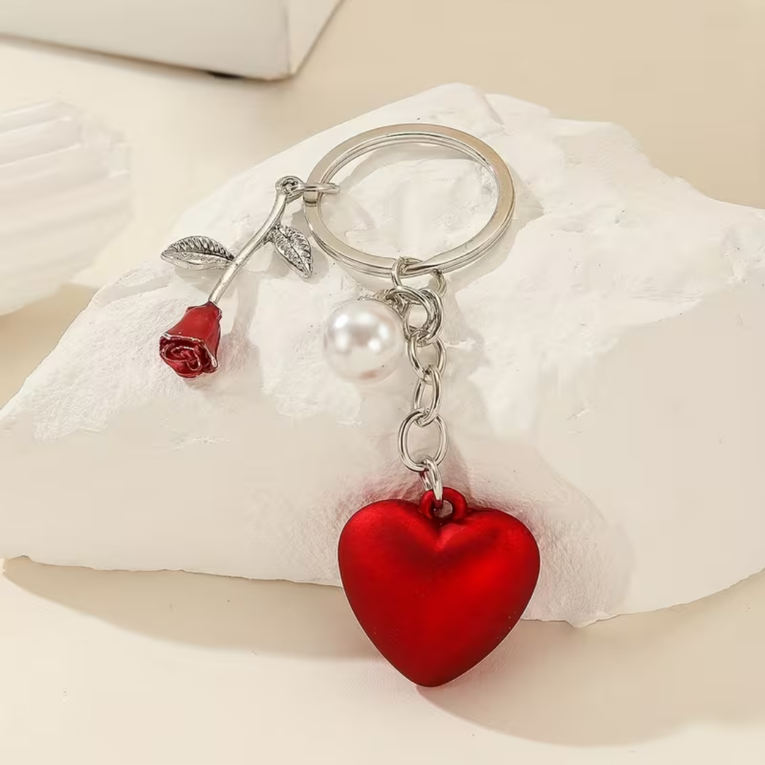 Romantik Gül & İnci Kalp Charm Anahtarlık