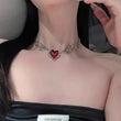 Kırmızı Gotik Kalp Tasarımlı Kolye