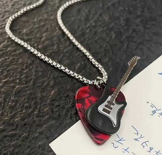 Karanlıkta Parlayan Pena Detaylı Gitar Kolye Detaylı Kolye