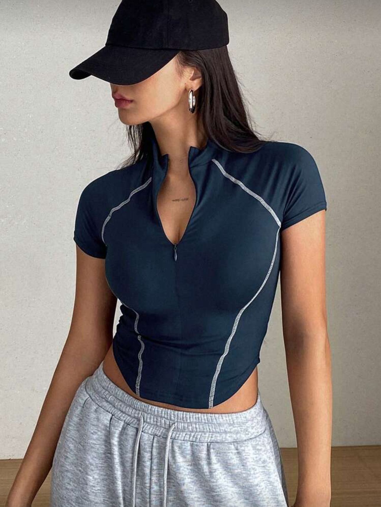 Urban Snapfit Yarım Fermuarlı Kısa Kollu Body