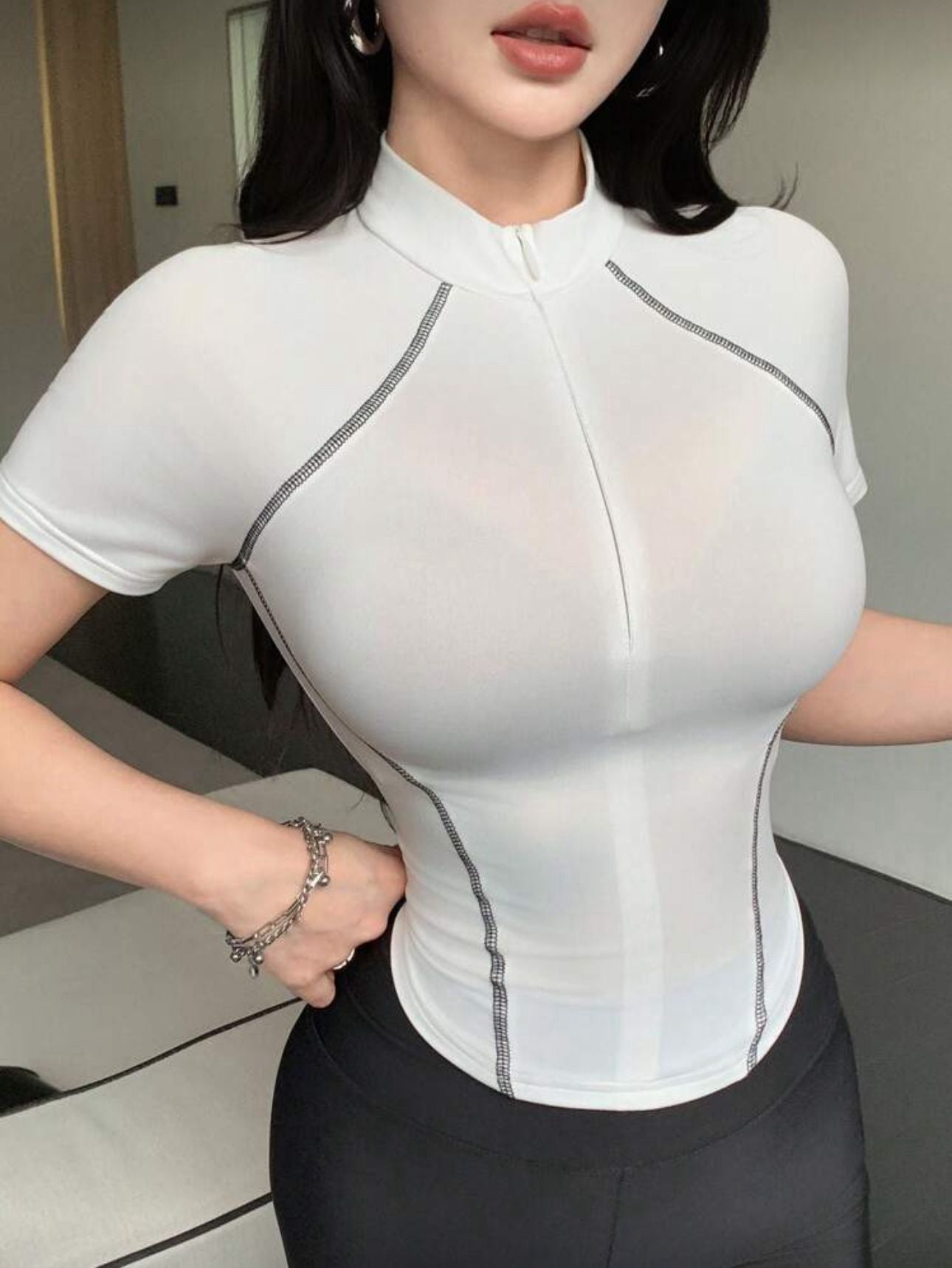 Urban Snapfit Yarım Fermuarlı Kısa Kollu Body