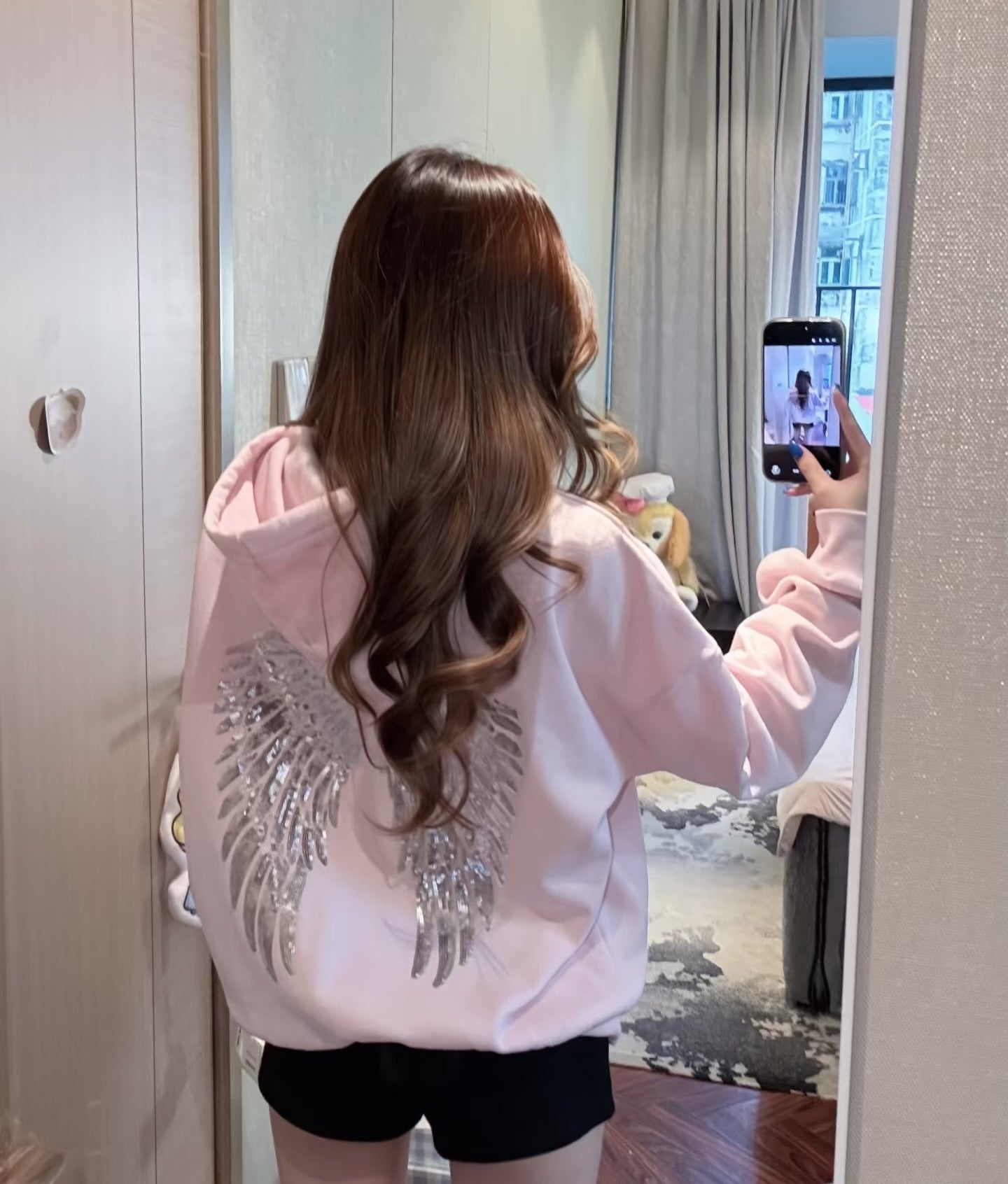 Pul Detaylı Sırt Kelebek İşlemeli Hoodie Sweatshirt