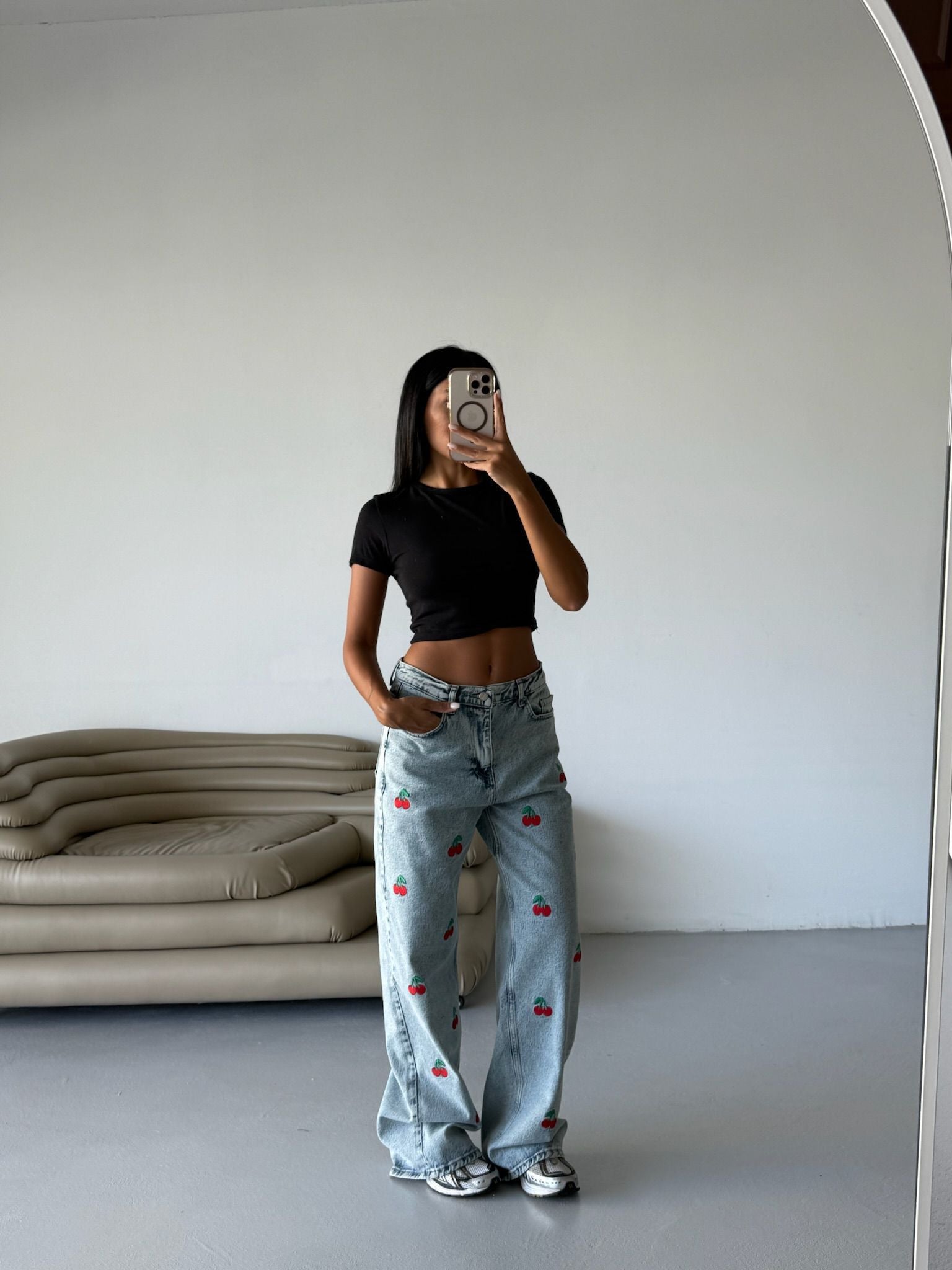 Kırmızı Nakışlı Retro Cherry Bol Paça Pantolon