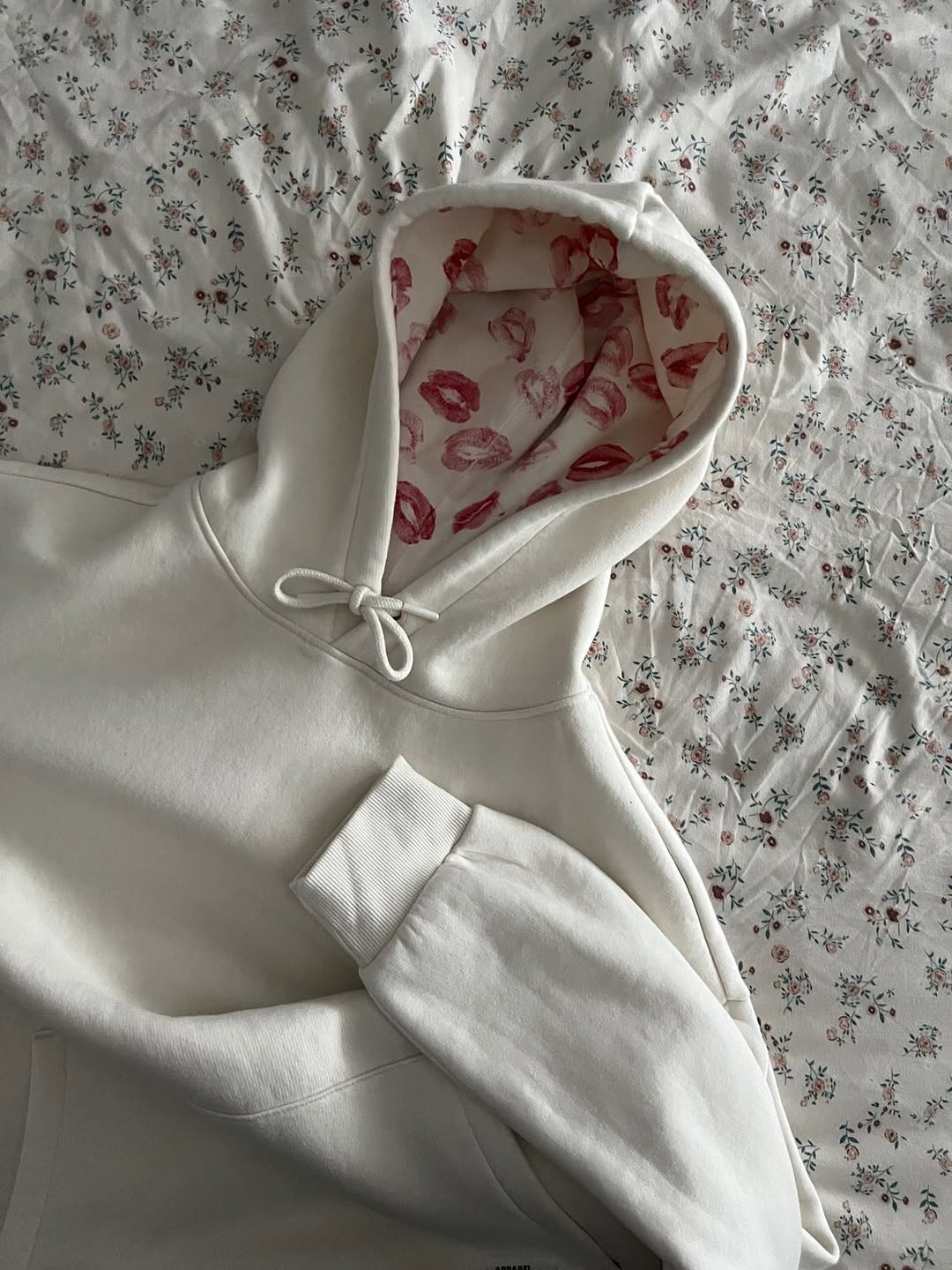 Kiss Detail Baskılı Kapüşonlu Sweatshirt