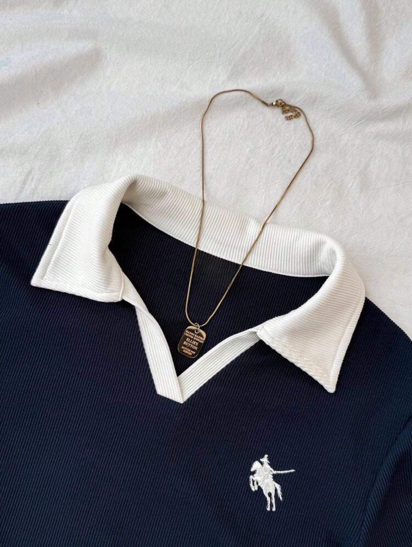 Solo Polo Yaka Lacivert Nakışlı Büzgülü Bluz