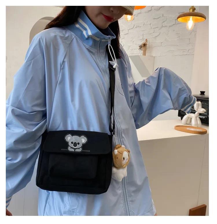 Baby Koala Baskılı Cep Detaylı Unisex Kanvas Siyah Omuz Çantası