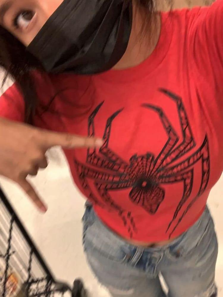 Spider Baskılı Kırmızı Crop Bluz