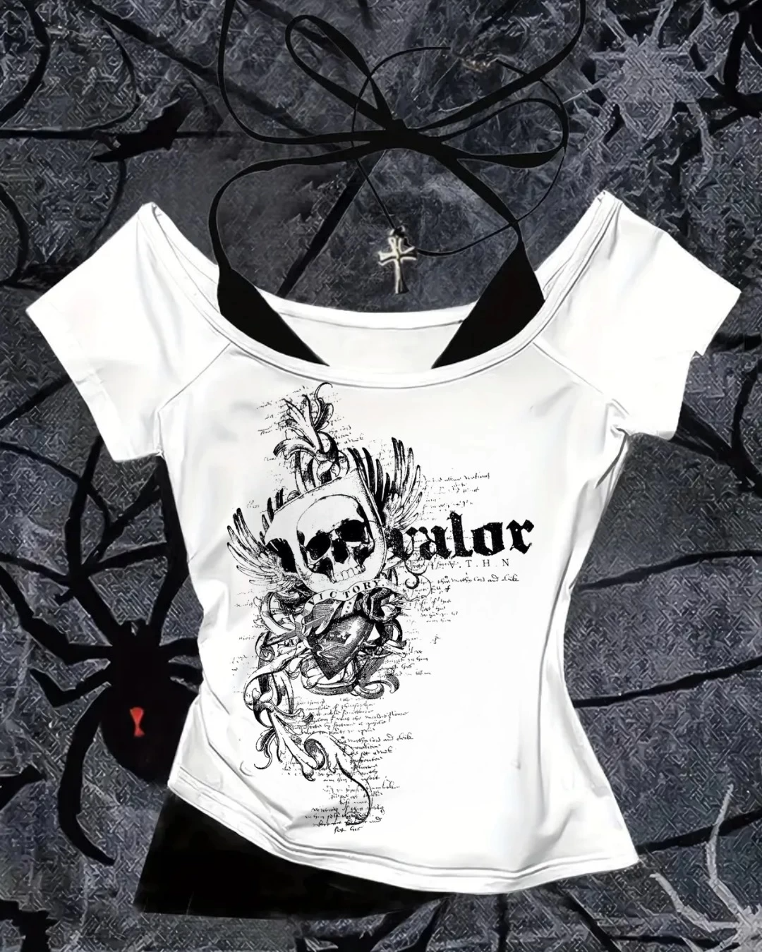 Beyaz Gothic Victory Yaka Ek Askılı Kısa Kollu Full Body Crop