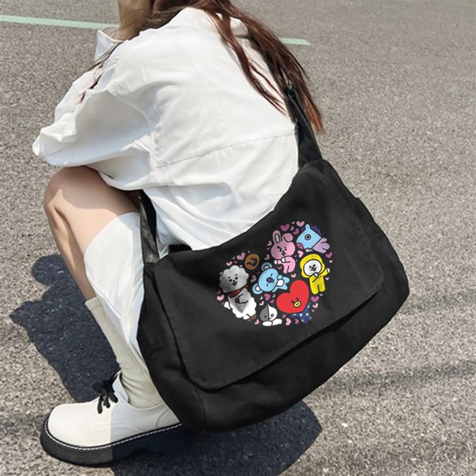 BT21 Heart Baskılı Unisex Siyah Postacı Çantası