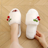 Y2K Cherry Beyaz Peluş Terlik