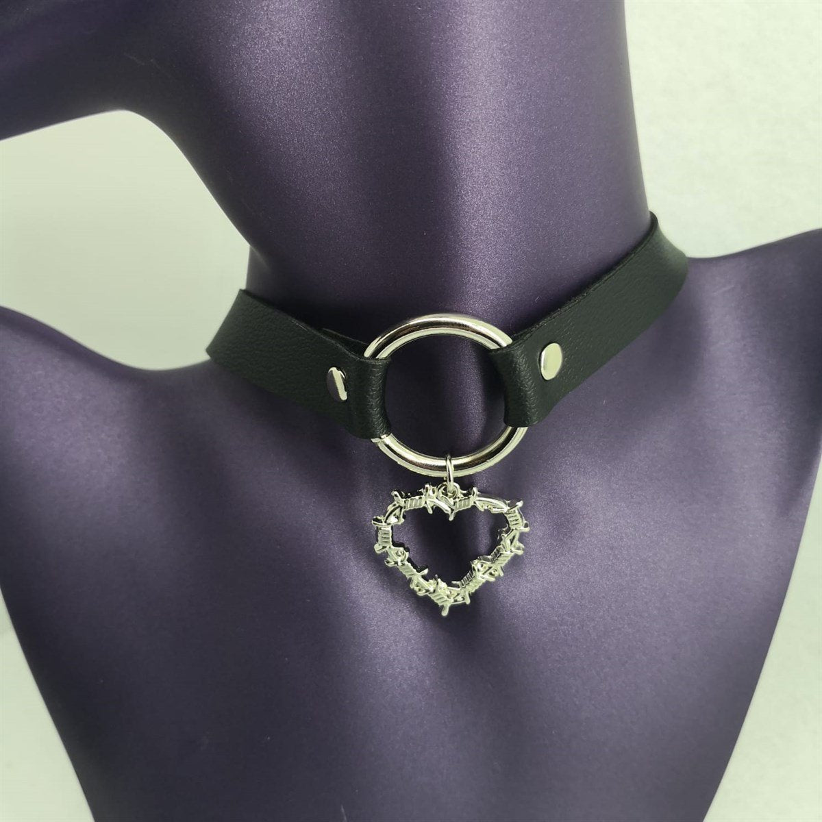 Gothic Tel Diken Kalpli Choker Kolye