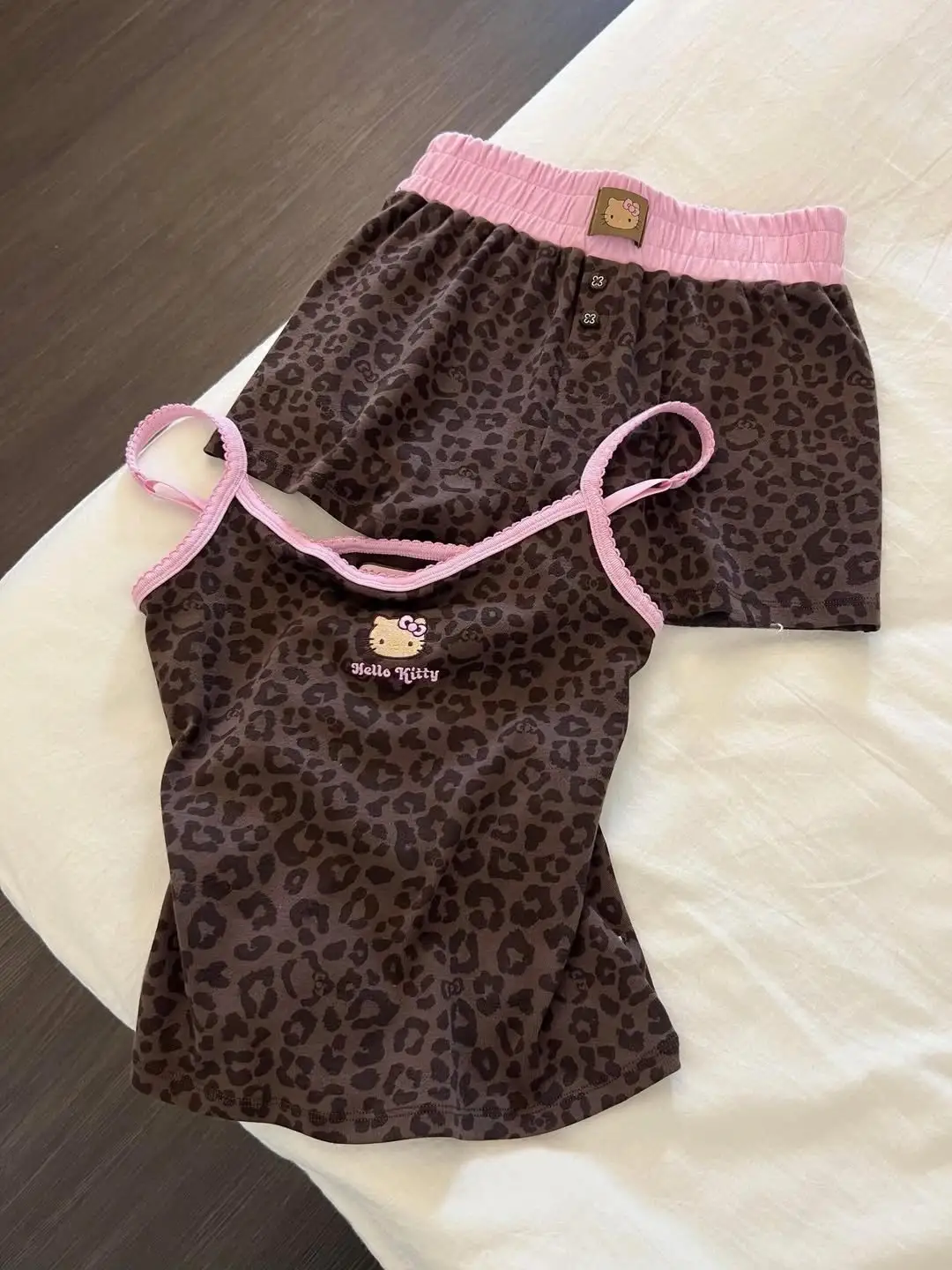 Leopar Kiss Kahverengi Hello Kitty Alt Üst Takım