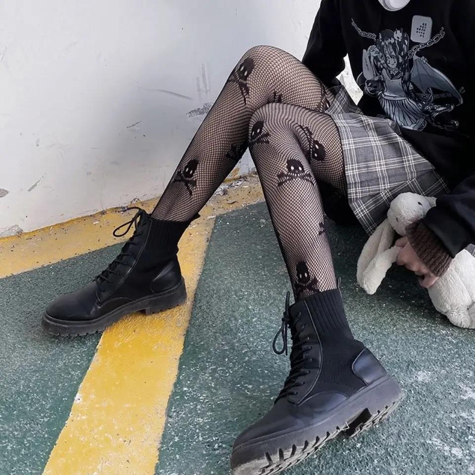 Punk Gothic Kurukafa Desenli Ithal Külotlu Çorap