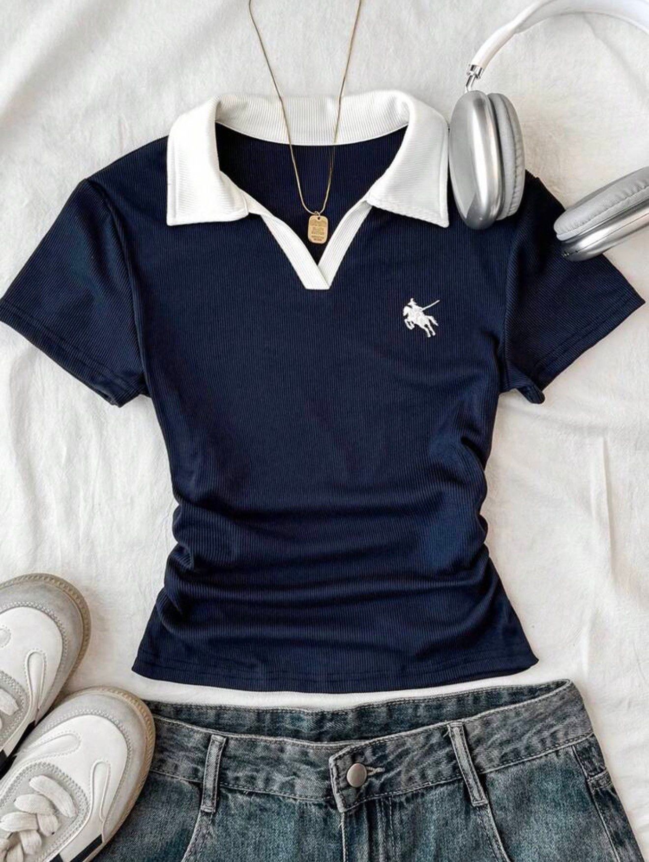 Solo Polo Yaka Lacivert Nakışlı Büzgülü Bluz