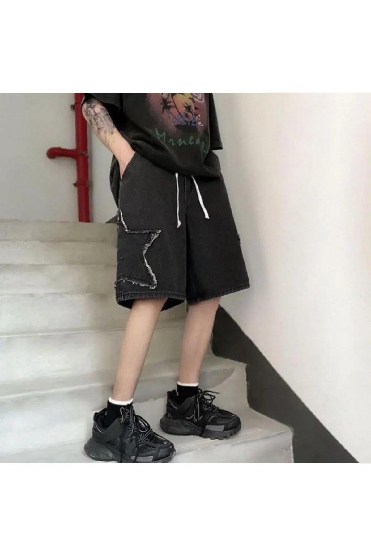 Star Patch Detay Streetwear Yıkamalı Kot Kısa Şort