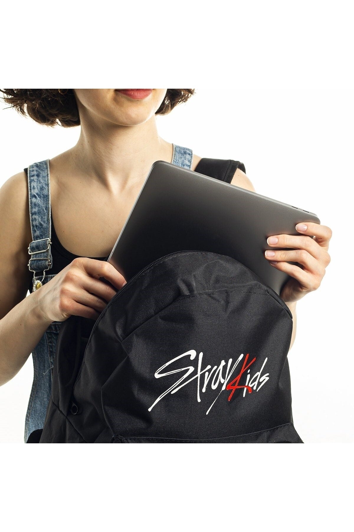 Stray Kids Baskılı Laptop Sırt Çantası Piersingli