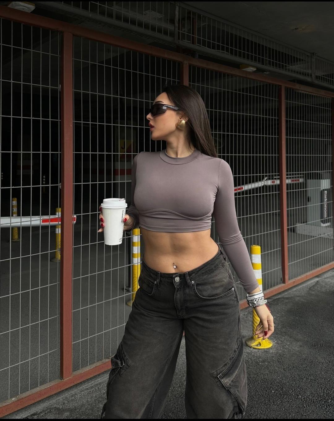 Uzun Kollu Sandy Kumaş Crop Top